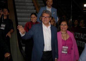 Monreal pide a su partido llamar a Ebrard, y a no subestimar su fuerza política