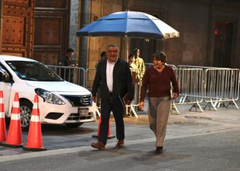 La Gobernadora Electa Delfina Gómez y Horacio Duarte asisten a reunión de trabajo a Palacio Nacional