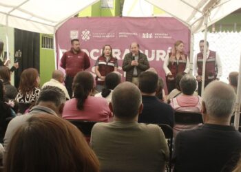 Alcalde Armando Quintero y la Secrearia de la Procuraduría Social, Claudia Galaviz, realizan jornada del programa Diario en tu Unidad