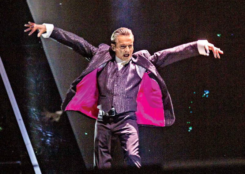 Depenche Mode rinde homenaje a Andy Fletcher ante cientos de personas en el Foro Sol