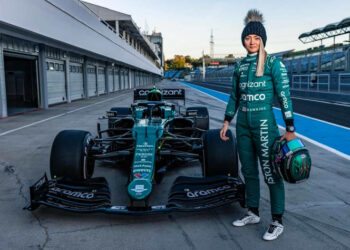 Jessica Hawkins prueba un F1 actual