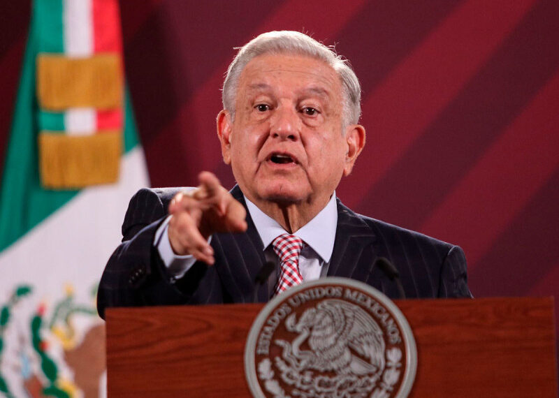 López Obrador revela carta a padres por caso Ayotzinapa; ‘se hará público todo el material’