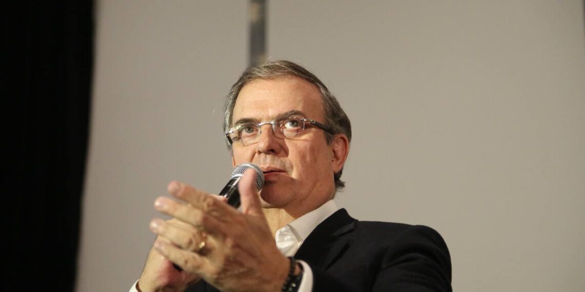 Marcelo Ebrard impugna encuesta de Morena y amenaza con abandonar el partido