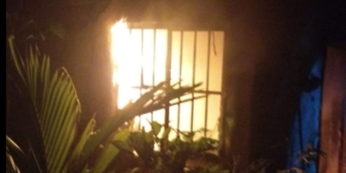 Detienen a sujeto que incendió vivienda de su madre, en Veracruz