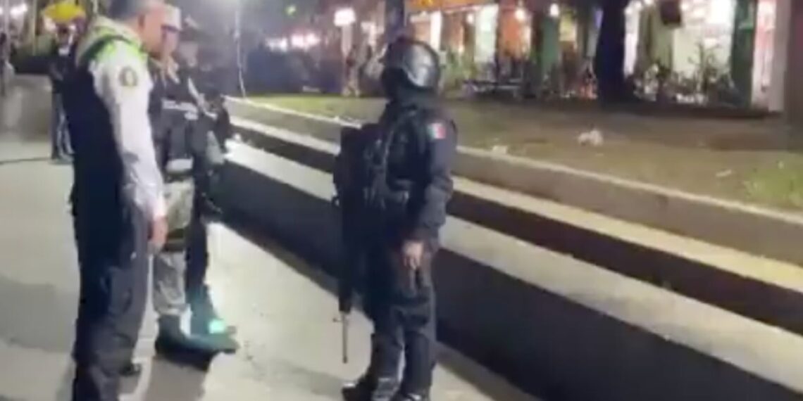 Ataque explosivo en pleno Zócalo de Acapulco deja cuatro heridos