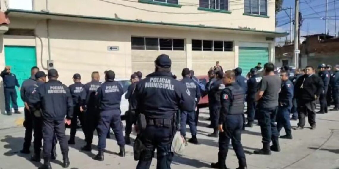Policías de Tizayuca se van paro; protestan por recortes salariales