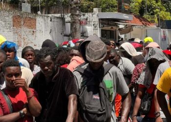 Miles de migrantes protestan en INM de Tapachula por trámites lentos