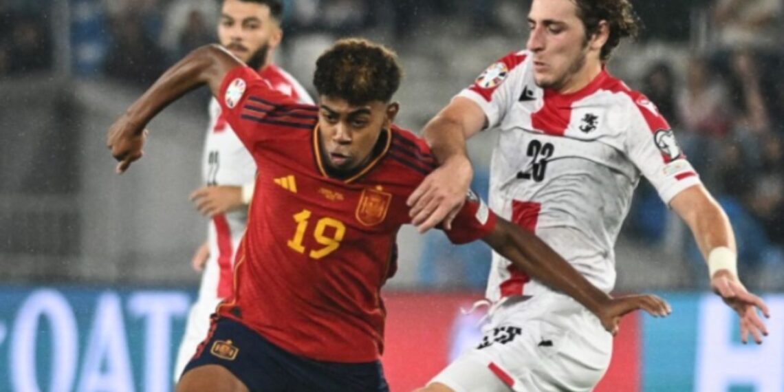 Lamine Yamal se convierte en el jugador más joven en debutar con España