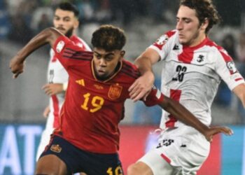 Lamine Yamal se convierte en el jugador más joven en debutar con España