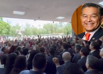 Al grito de “Rector, rector” comunidad de la Facultad de Derecho expresa apoyo a Raúl Contreras