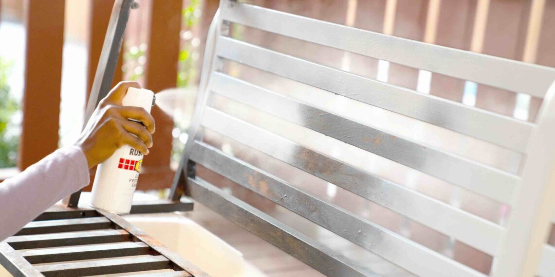 Opta por mobiliario de metal para tu casa