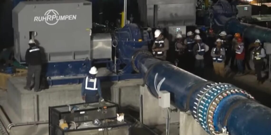 AMLO celebra llegada de agua del acueducto El Cuchillo 2 a Monterrey