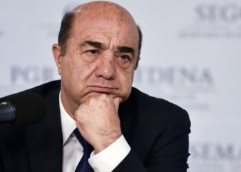 Aplazan audiencia de Murillo Karam por caso Ayotzinapa