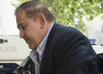 Llama AMLO a Ancira a recapacitar por el bien de trabajadores de AHMSA