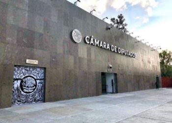 Impulsan reforma para que niñas y niños de quinto año de primaria o de 11 años no escolarizados sean vacunados contra el VPH