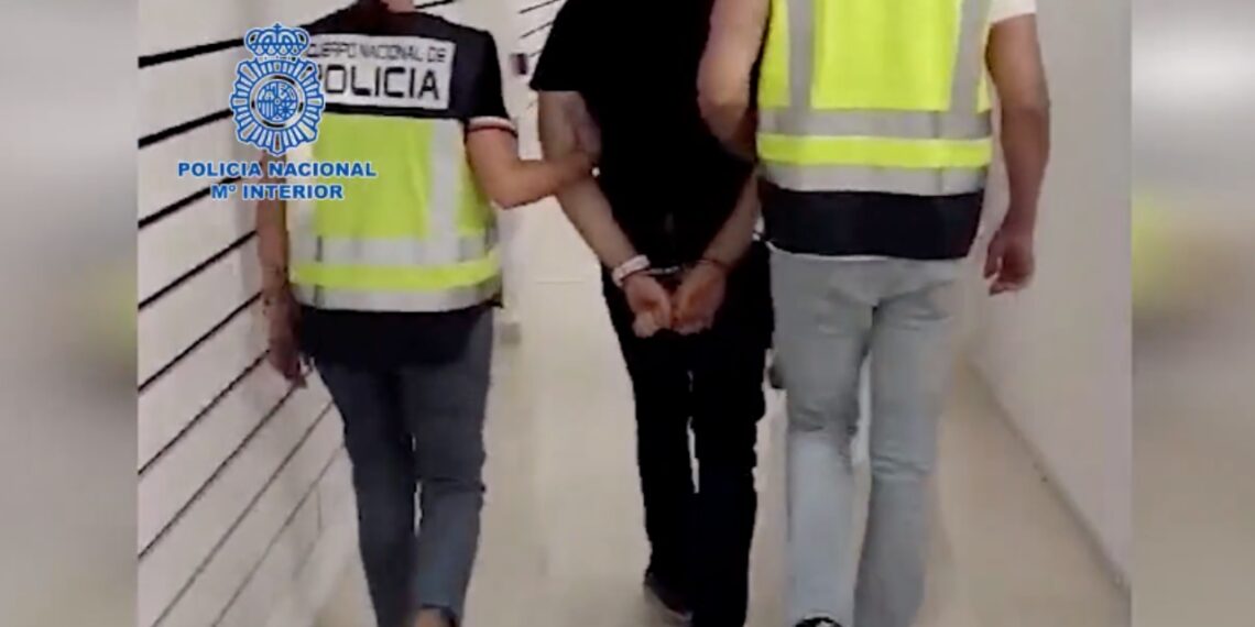 Se entrega en España un hombre buscado en México desde 2012