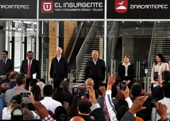 López Obrador, Alfredo del Mazo y Delfina Gómez inauguran el Tren México-Toluca