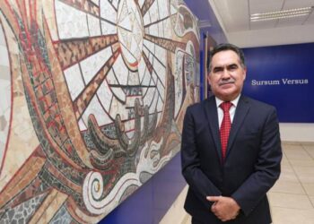 Vinculan a proceso a rector de universidad por compras irregulares