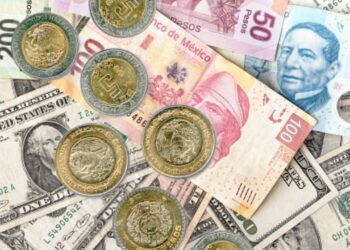 Peso mexicano se fortalece un 2.9% esta semana frente al dólar