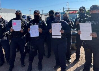 Policías de Tizayuca se van a paro laboral en Edomex