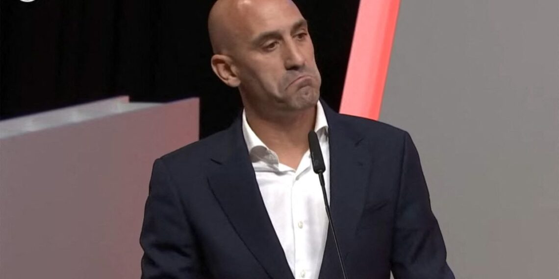 Tribunal llama a declarar el viernes a Rubiales por el beso forzado a Jenni Hermoso