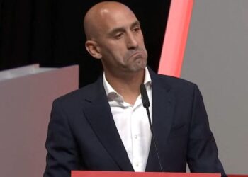Tribunal llama a declarar el viernes a Rubiales por el beso forzado a Jenni Hermoso