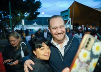 Recorre Taboada Barrios de Iztapalapa y se reúne con vecinos