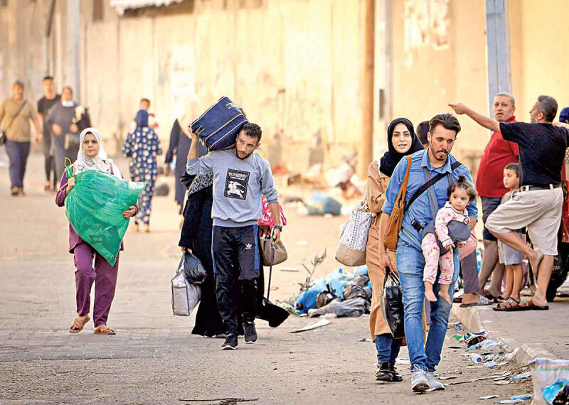 Palestinos, forzados a huir de asedio