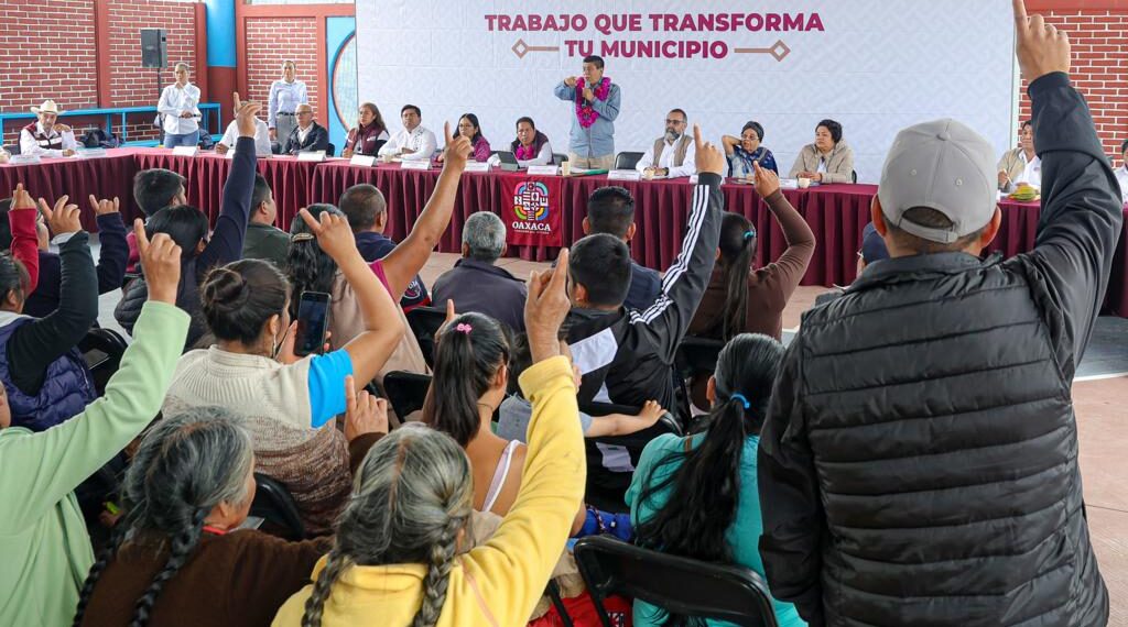 Atiende Gobierno de Oaxaca necesidades en Santiago Texcalcingo