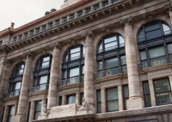 Israel y Hamás pegarían a inflación en México, advierte Banxico