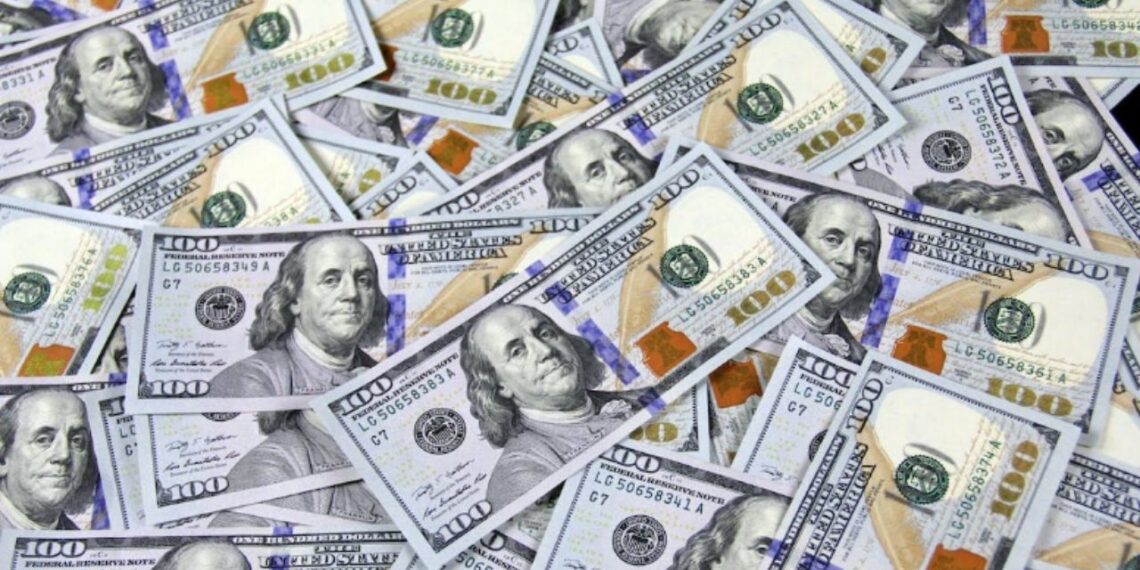 Decomisan dos millones de dólares falsos en Perú