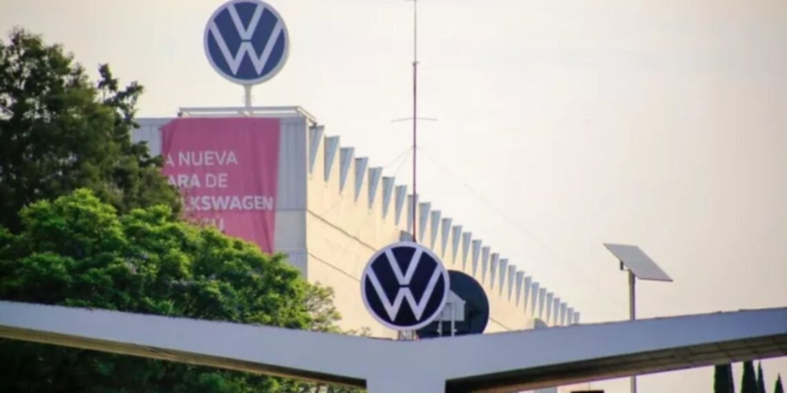 Volkswagen manda a ‘tiempo extra obligatorio’ a sus trabajadores de Puebla