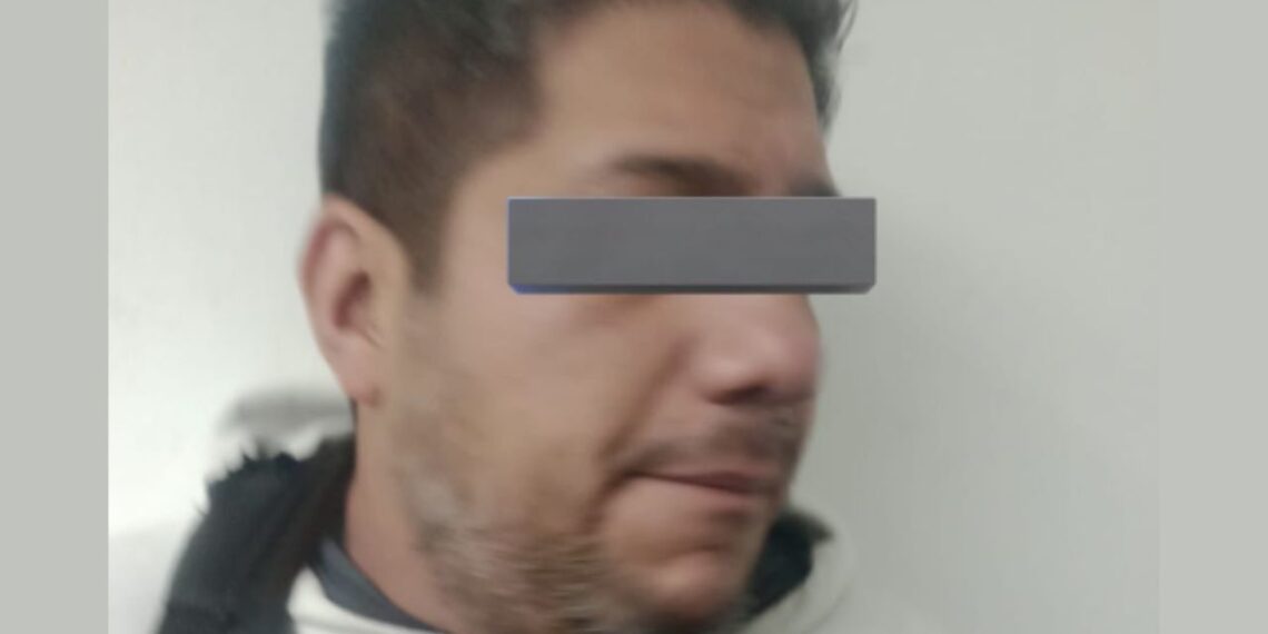 Hombre arroja a policías a las vías del Metro en la estación Tacubaya