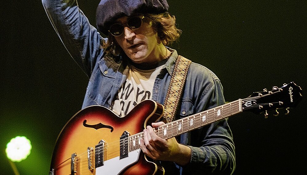 Javier Parisi presenta “John Lennon Live“, espectáculo que revivirá en México al ícono De The Beatles