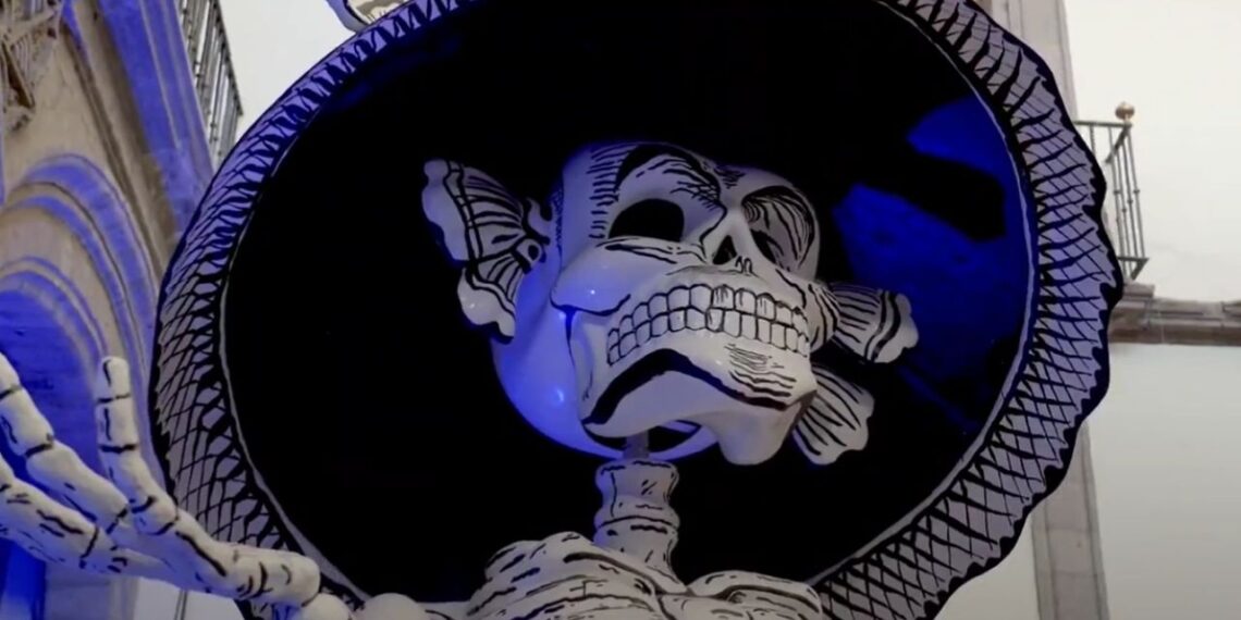 Ya está todo listo para la megaofrenda del Día de Muertos en el Zócalo de la CDMX