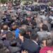 Policías y trabajadores del Poder Judicial se enfrentan en Periférico Sur