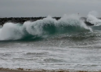 ‘Lidia’ se fortalece a huracán categoría 3; tocará tierra hoy en costas de México
