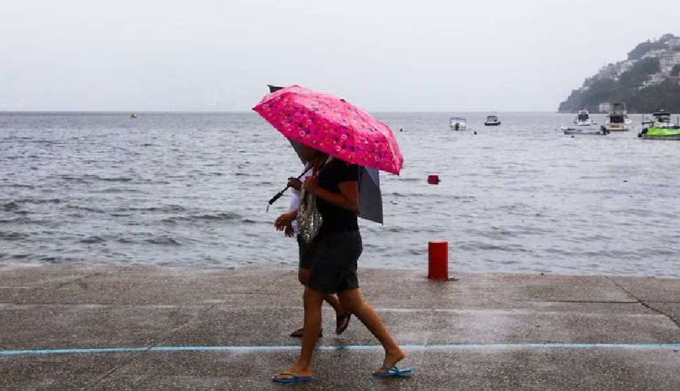 Huracán Norma toca tierra en Todos Santos, BCS