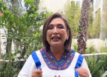 “Aquí se viene a ayudar, no a hacer política”, increpa  ciudadano a Xóchitl Gálvez en la Cruz Roja