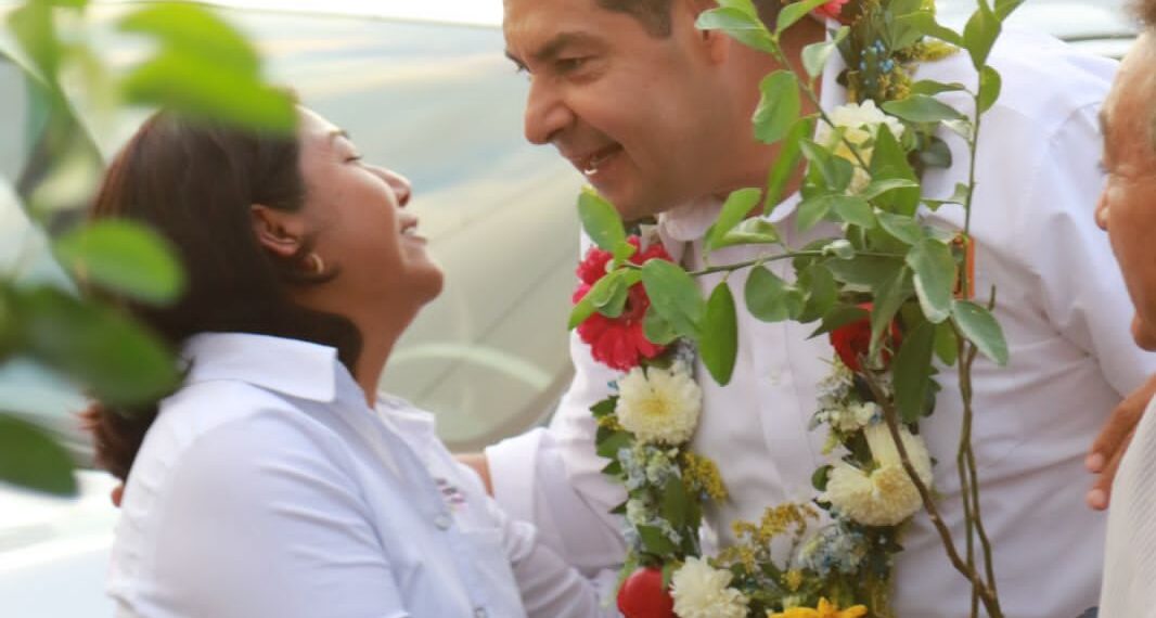 Armenta cierra encuestas como puntero