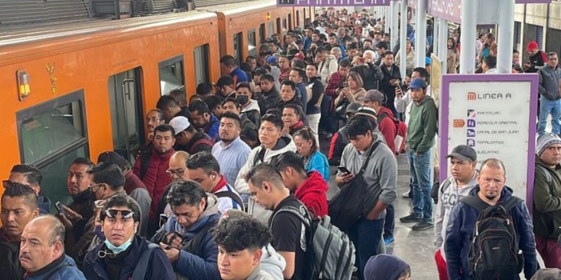 Caos en el Metro de CDMX: Largas filas y retrasos en 7 líneas