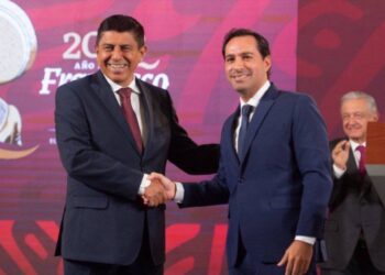 Salomón Jara entrega presidencia de la Conago a Mauricio Vila en Palacio Nacional