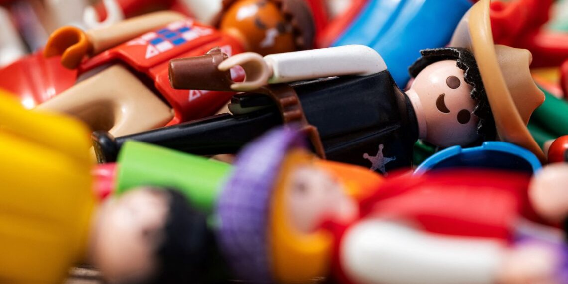 Fabricante de juguetes Playmobil recorta su plantilla un 17%