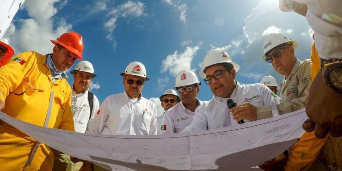 PEMEX supera ampliamente a empresas privadas en producción de hidrocarburos