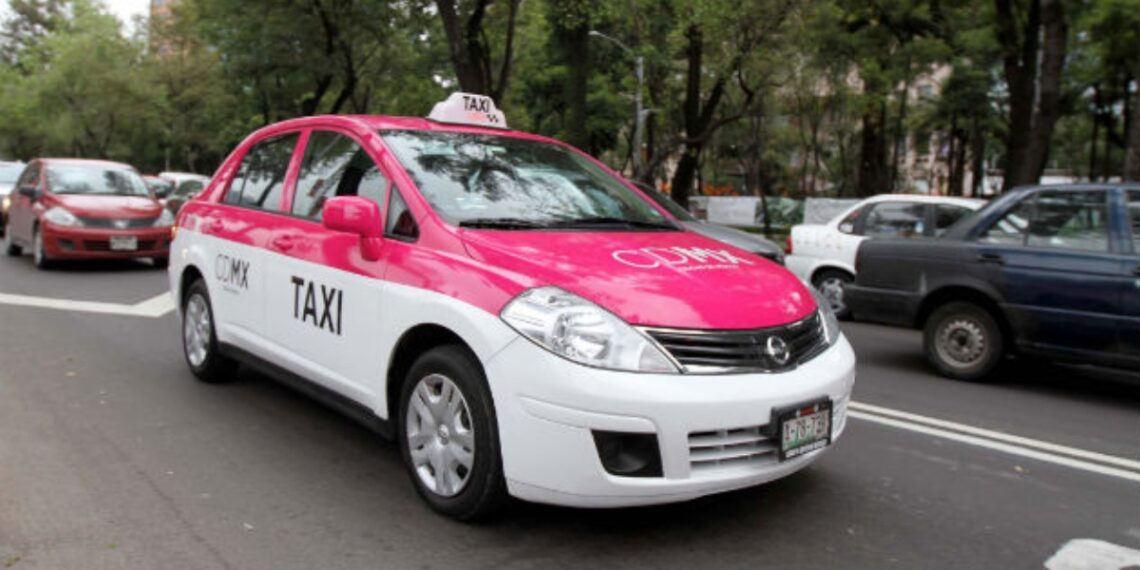 Taxistas capitalinos podrán ser verificados a través de tarjeta digital