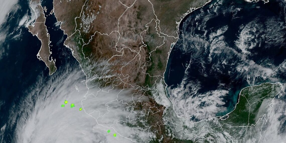 “Norma” podría fortalecerse a huracán; activan plan de emergencia