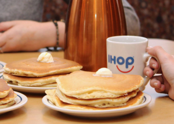 IHOP Celebra 10 años National Pancake Day