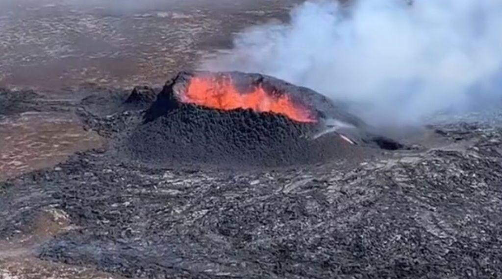 Autoridades islandesas mantienen alta probabilidad de erupción en Grindavík