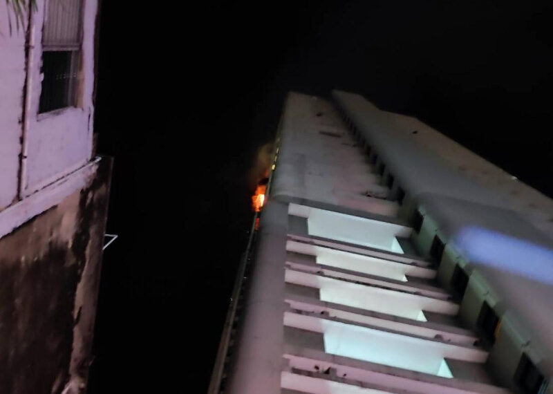 Incendio en un edificio residencial deja un muerto y 20 heridos en Tailandia