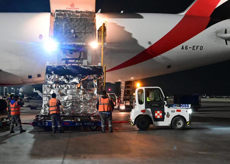 Llega cargamento con millón 560 mil dosis de Sputnik V contra covid